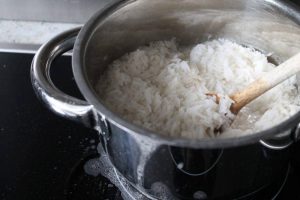 Menguak Rahasia Nasi Uduk Sempurna Menghindari Kesalahan Umum Saat Membuat Nasi Uduk Di Rumah