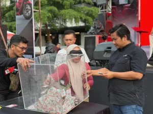 Panduan Lengkap Cara Mendapatkan Hadiah Beli Motor Di Dealer Saat Pameran